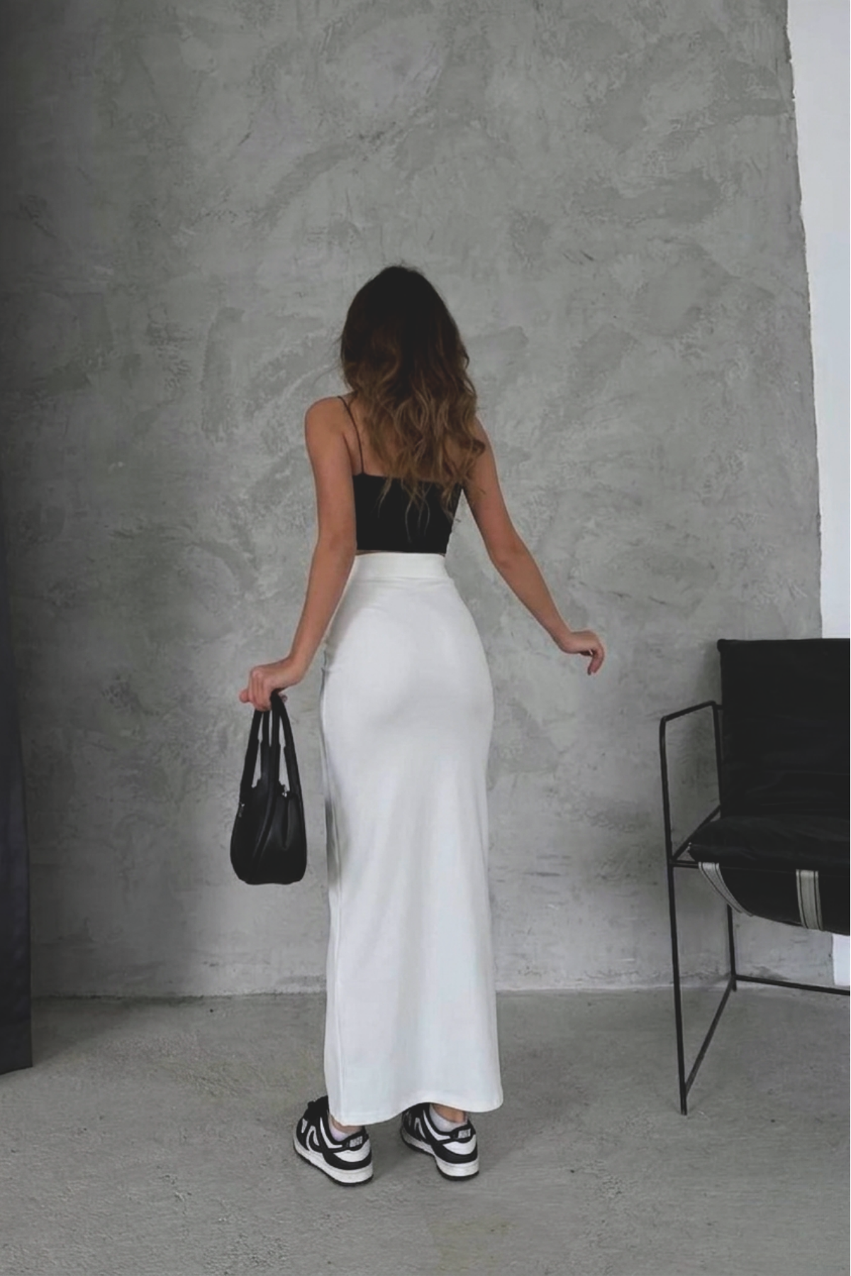 Ekru Yırtmaçlı Uzun Kalem Etek – Toparlayıcı Korse Kemerli, Esnek Dalgıç Kumaş, 96 cm Maxi Boy